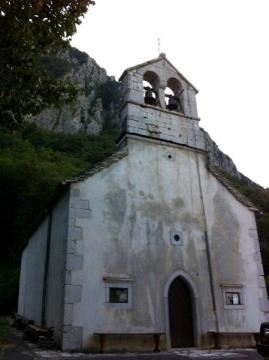 Na forografiji je podružnična cerkev sv. Nikolaja pod Nanosom